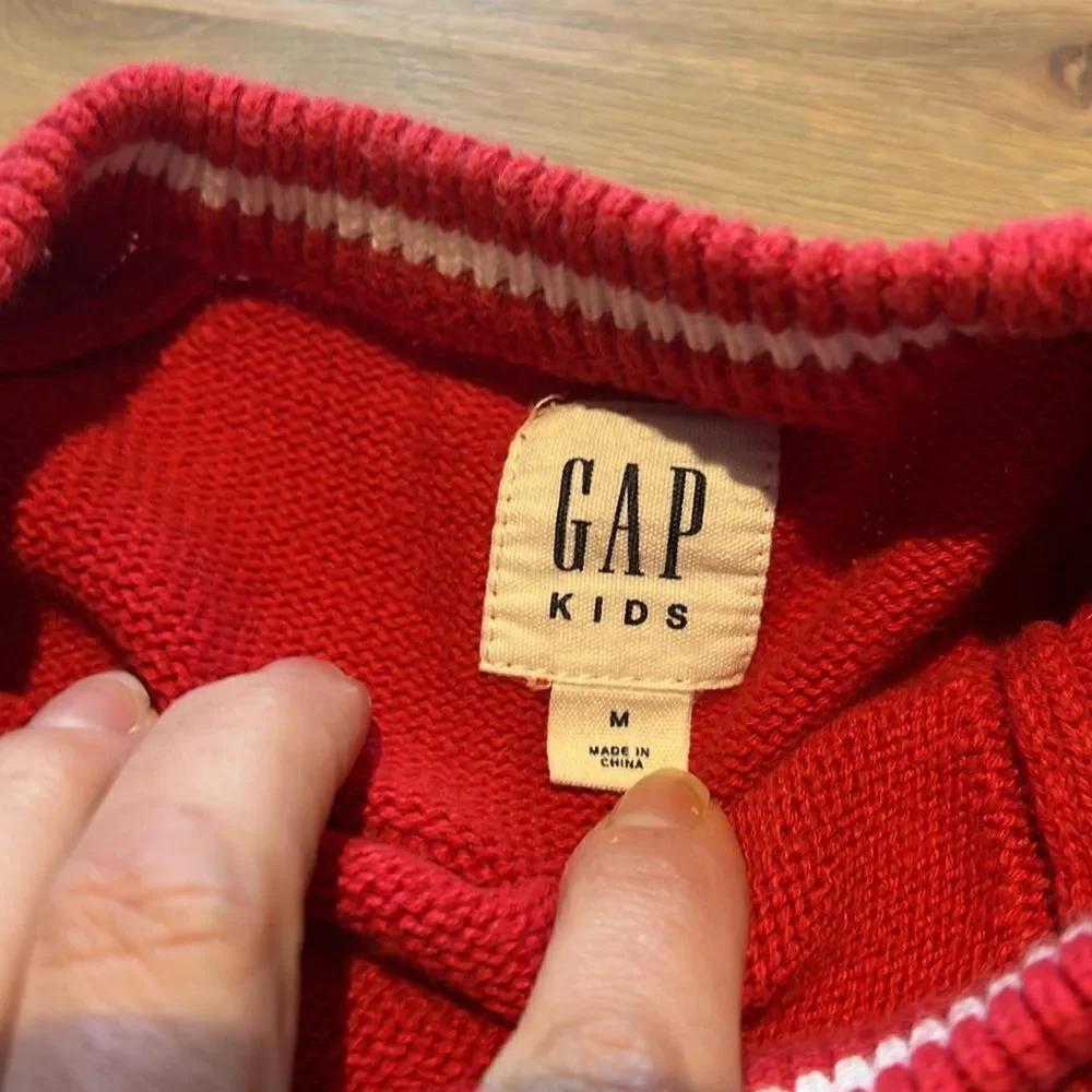 GAP Monogram Logo Graphic Sweater Size M (8-9)